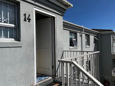 Apartment / Flat For Sale in Lansdowne, Cape Town