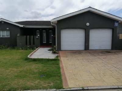 House For Sale in Goodwood Central, Goodwood